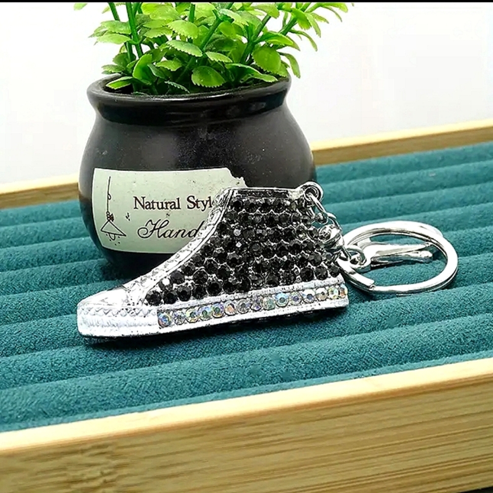 High Top Keychain - Picture 7 of 10